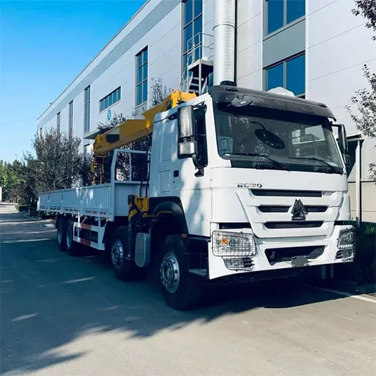 Sinotruk HOWO7 Truck Mounted Crane